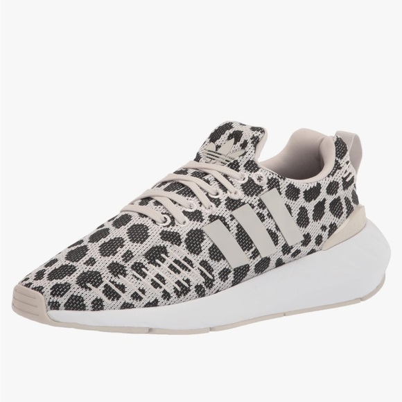 Adidas Leopard Swift Runs - Picture 1 of 6